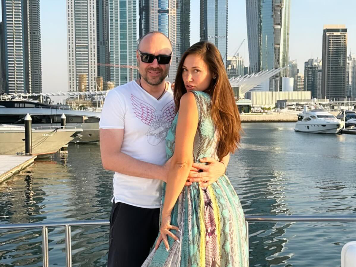 Угрожал сжечь, взломал телефон и лишил связи: жена рассказала, как Роман Товстик и Полина Диброва уничтожают ее