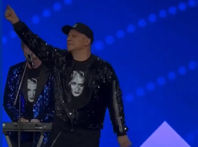 Семіз жопадағы үлкен мүшесі Рита Русич жалаңаш