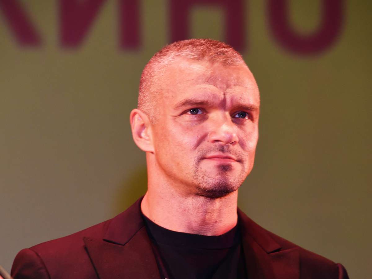 «Я сконцентрировался бы на пошиве качественной одежды»: Владимир Епифанцев заговорил об уходе из кино