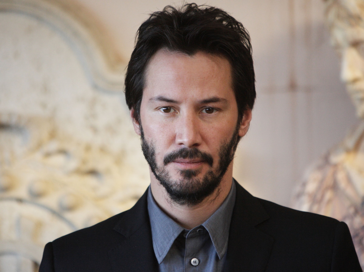 Актер счастлив, а поклонники в шоке: "вечный холостяк" Киану Ривз сыграл тайную свадьбу с седовласой художницей