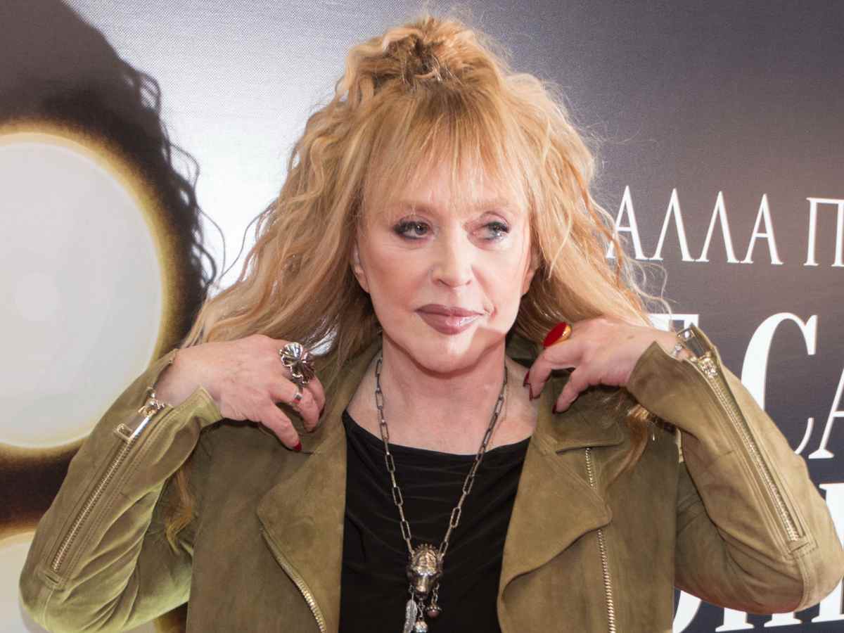 Без пенсии и места на кладбища: как еще хотят наказать Пугачеву за скандальное интервью