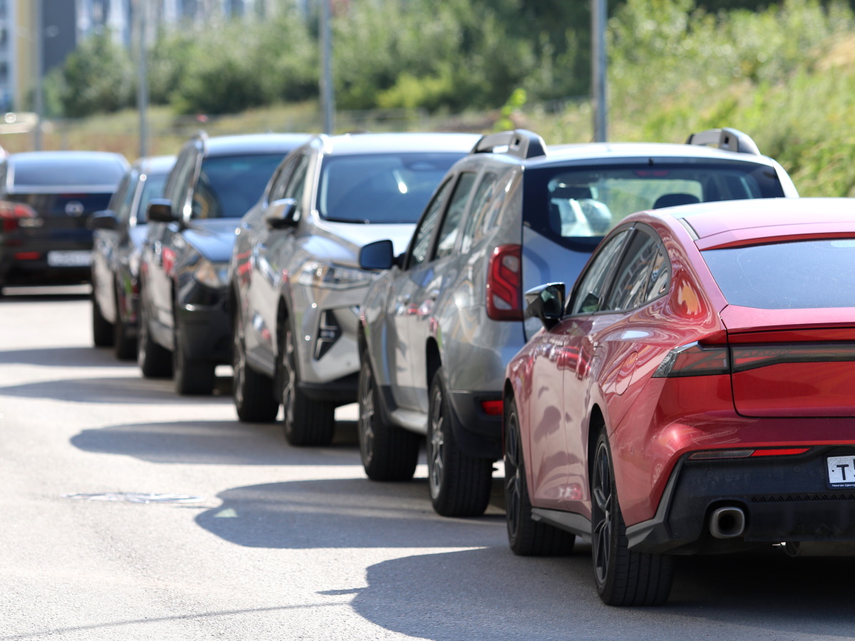 «Господа автомобилисты, соболезнуем!»: увеличение утильсбора приведет к тотальному подорожанию машин по всей России