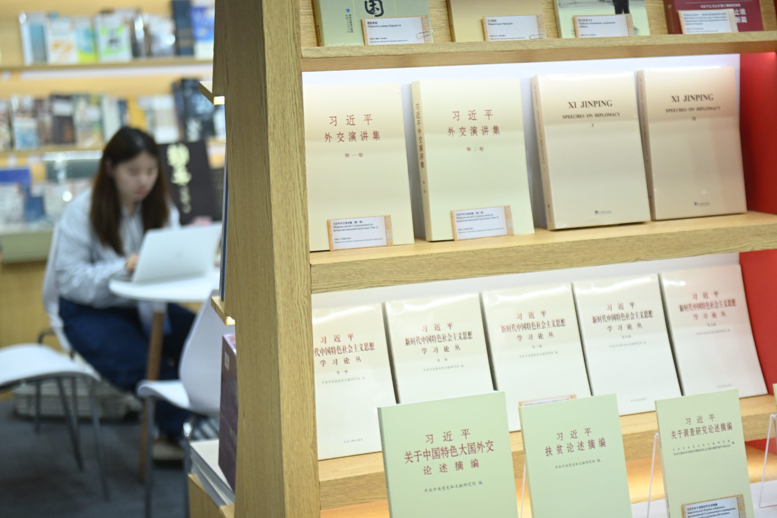 Китайский вместо английского: российская молодежь меняет приоритеты