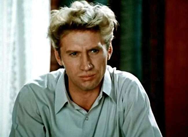 Как Юрия Кузьменкова из «Большой перемены» собирали по кусочкам после страшного ДТП: цыганка предсказывала ему раннюю смерть