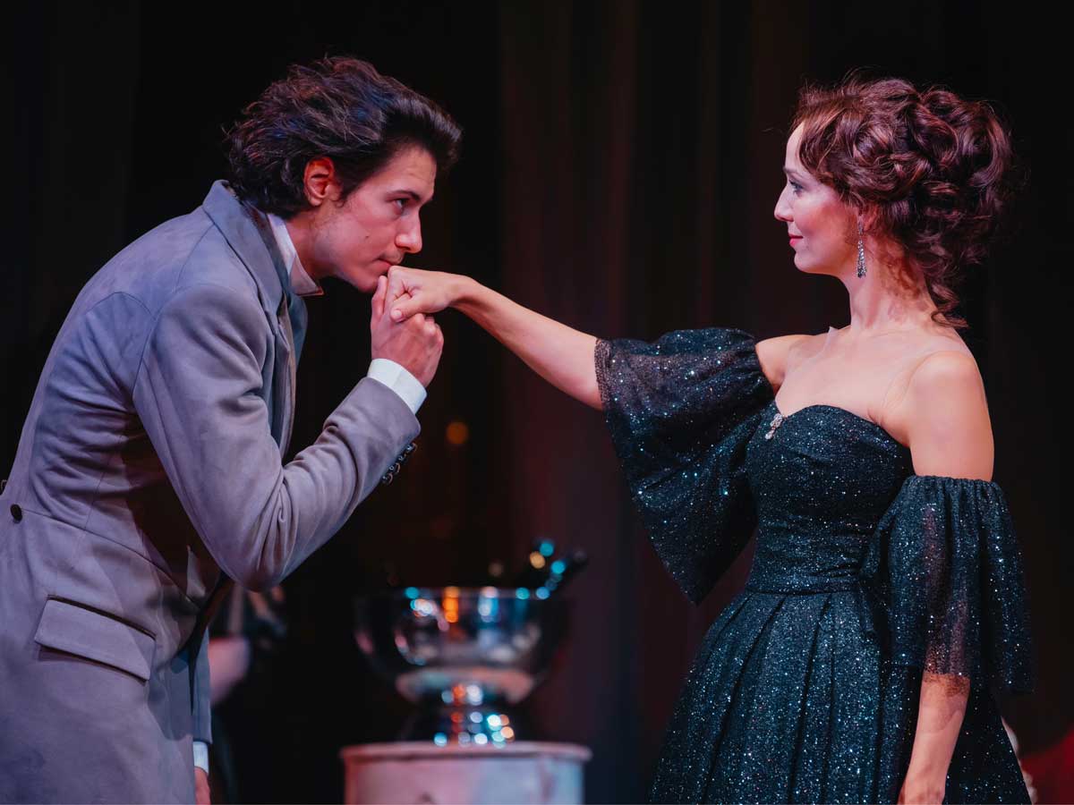 Под маской роскоши: история Маргариты Готье и путь к прощению