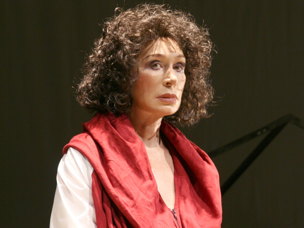 «Помолитесь за нас»: недавно родившую невестку Татьяны Васильевой срочно госпитализировали