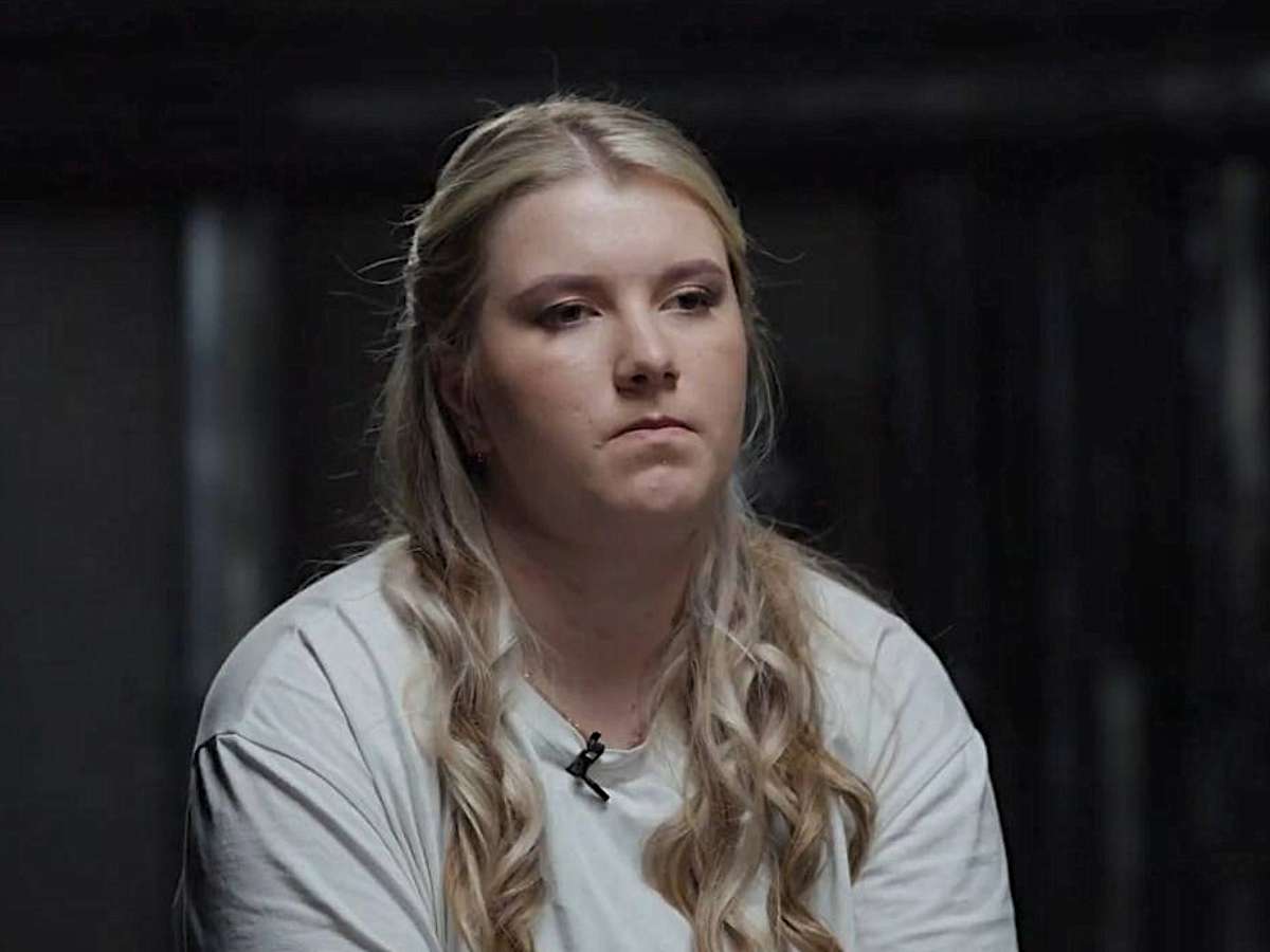 Приемная семья получила ребенка обманным путем и теперь использует? Что известно о судьбе девочки, которую Екатерина Бурнашкина родила и бросила в туалете Турции