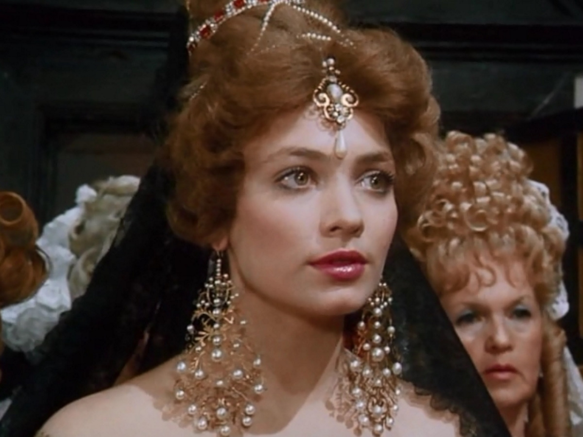 Роман с Абдуловым, муж-психопат и суды с Успенской: как живет «русская Мэрилин Монро» Наталья Лапина