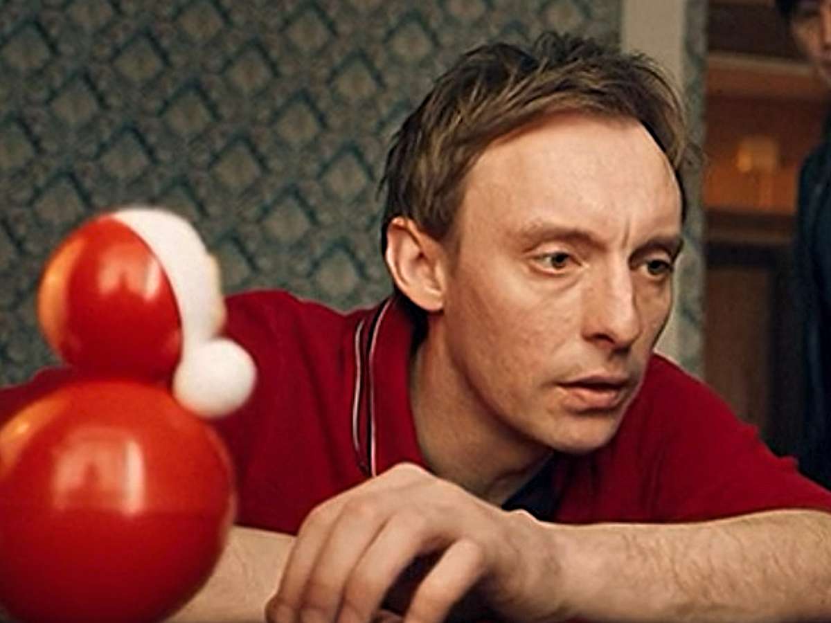 «Оба психически не совсем здоровы»: кто виноват в падении актера Ильи Деля из окна возлюбленной