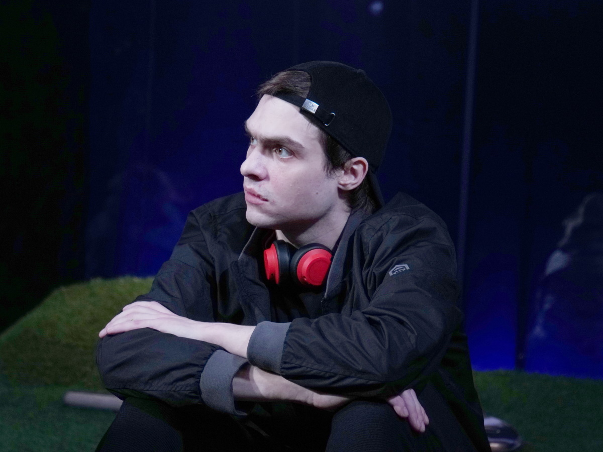 Трудное детство, «плохая» генетика и трагедия: почему ставший инвалидом сын обозлился на Ефремова