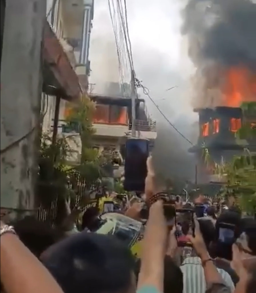 У людей лопнуло терпение: жители Непала вышли на улицы и дело не только в блокировке соцсетей