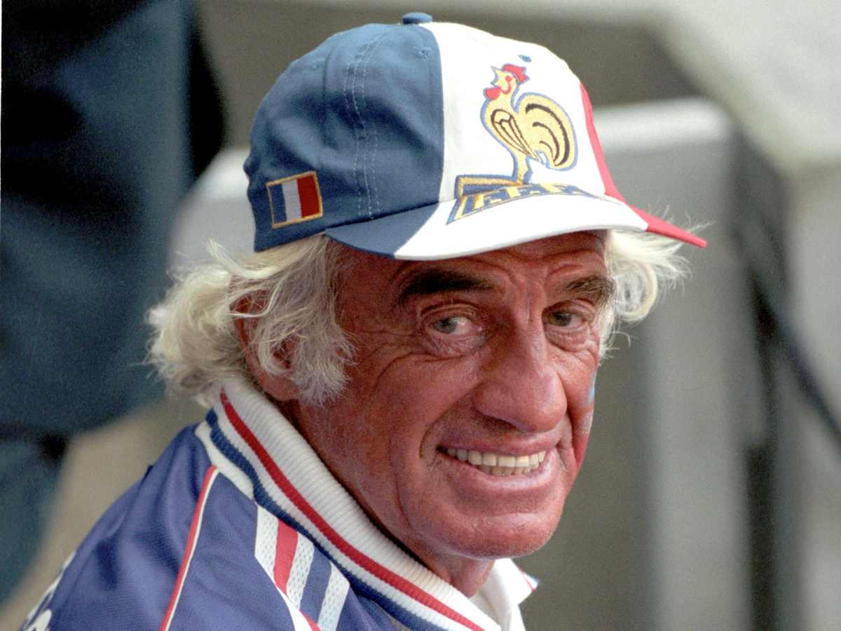 «Уже тяжело больным, парализованным»: зачем Жан-Поль Бельмондо посетил Россию перед смертью