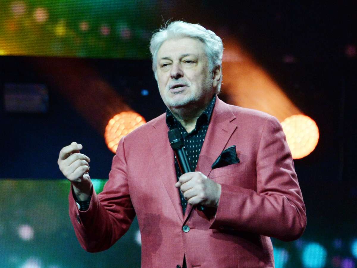 «Вдова сдержала обещание»: на могиле Вячеслава Добрынина появился необычный памятник