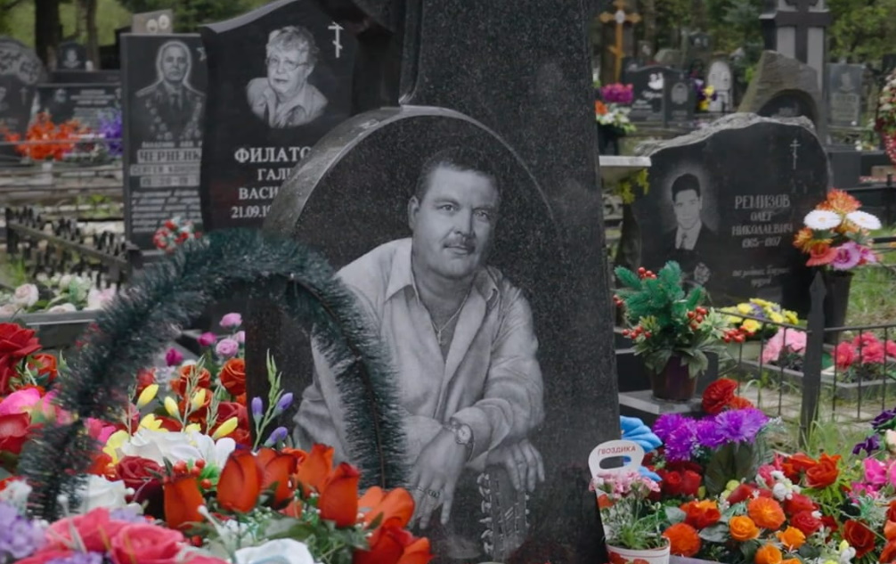 «У Миши всегда разное настроение»: вдова о мистике на могиле Михаила Круга