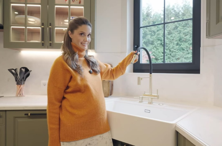 «Я теперь, как в американском кино»: переехавшая в дом к Дранге Муцениеце не может поверить своему счастью