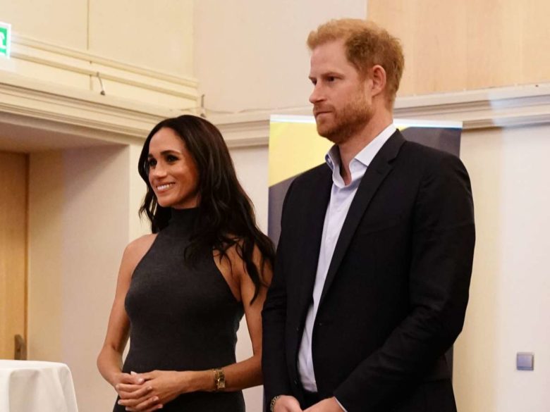 «Даст им возможность построить будущее в королевской семье»: стало известно о планах принца Гарри забрать детей у Меган Маркл