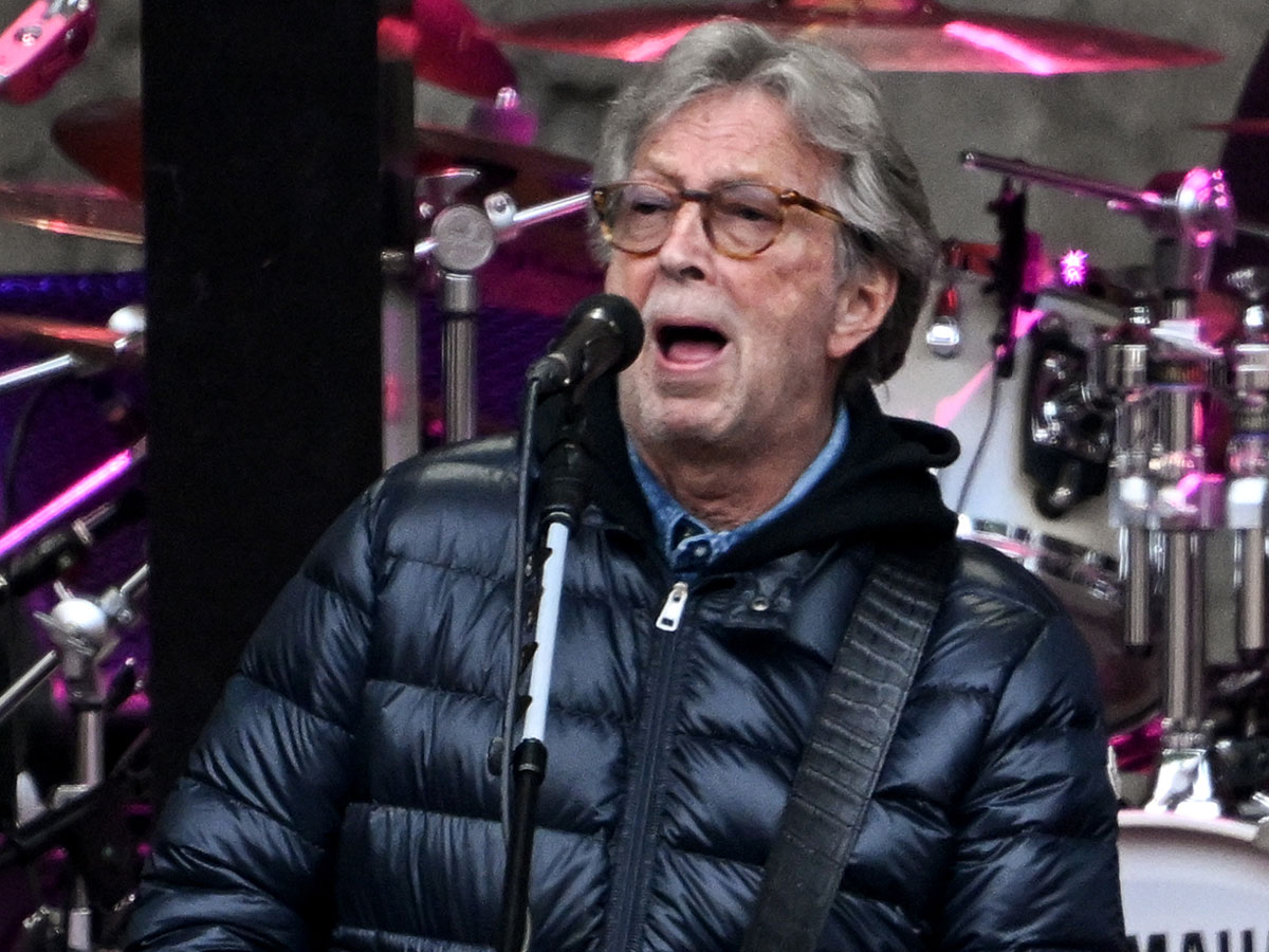 Жағажайдағы порно стенд