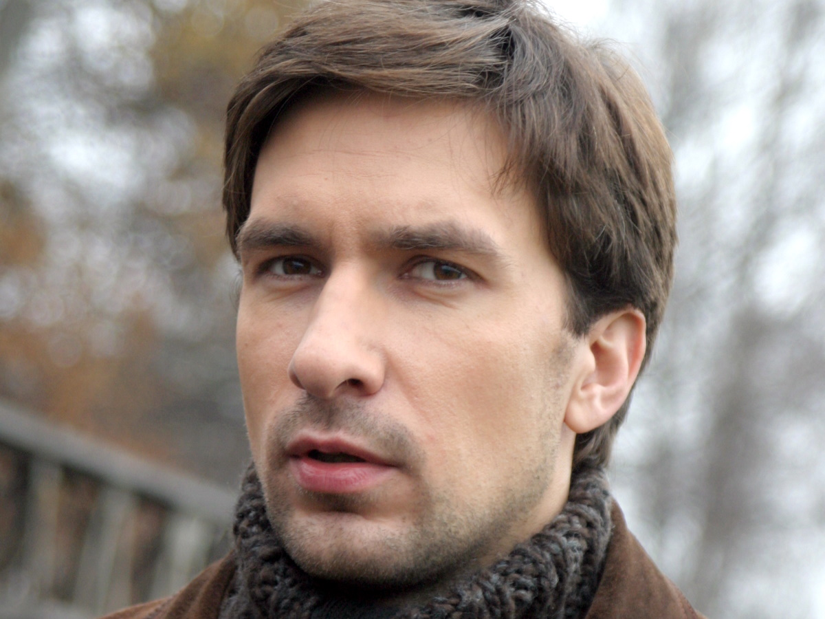 «Жданов все подпортил»: почему исчез с экранов и как сейчас живет Григорий Антипенко из «Не родись красивой»