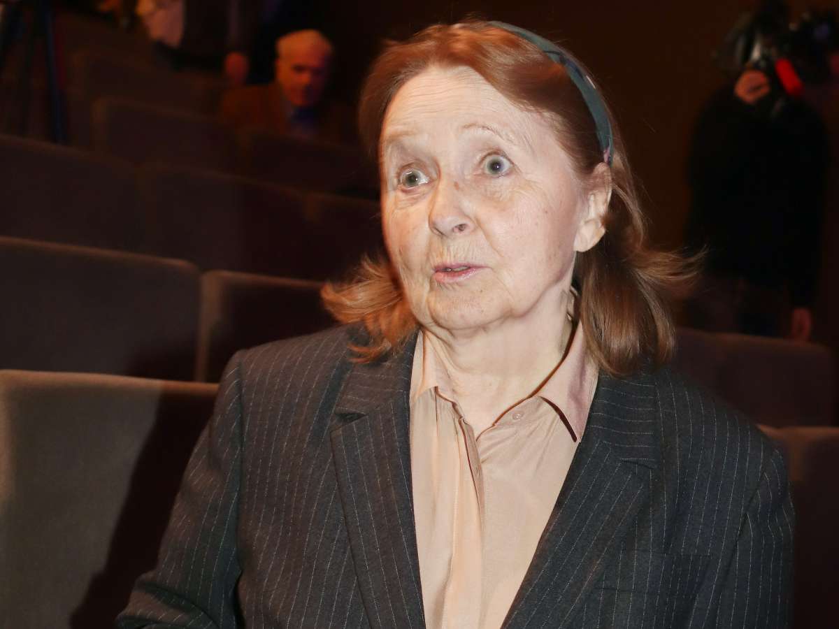 Как живет брошенная Табаковым ради Зудиной Людмила Крылова и простила ли она мужа-изменщика