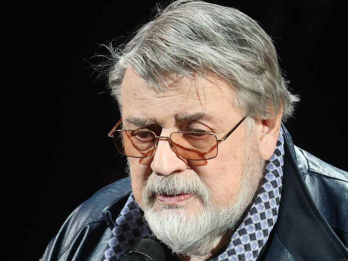 «Мелковато для фигуры такого масштаба»: что говорят о памятнике на могиле Александра Ширвиндта