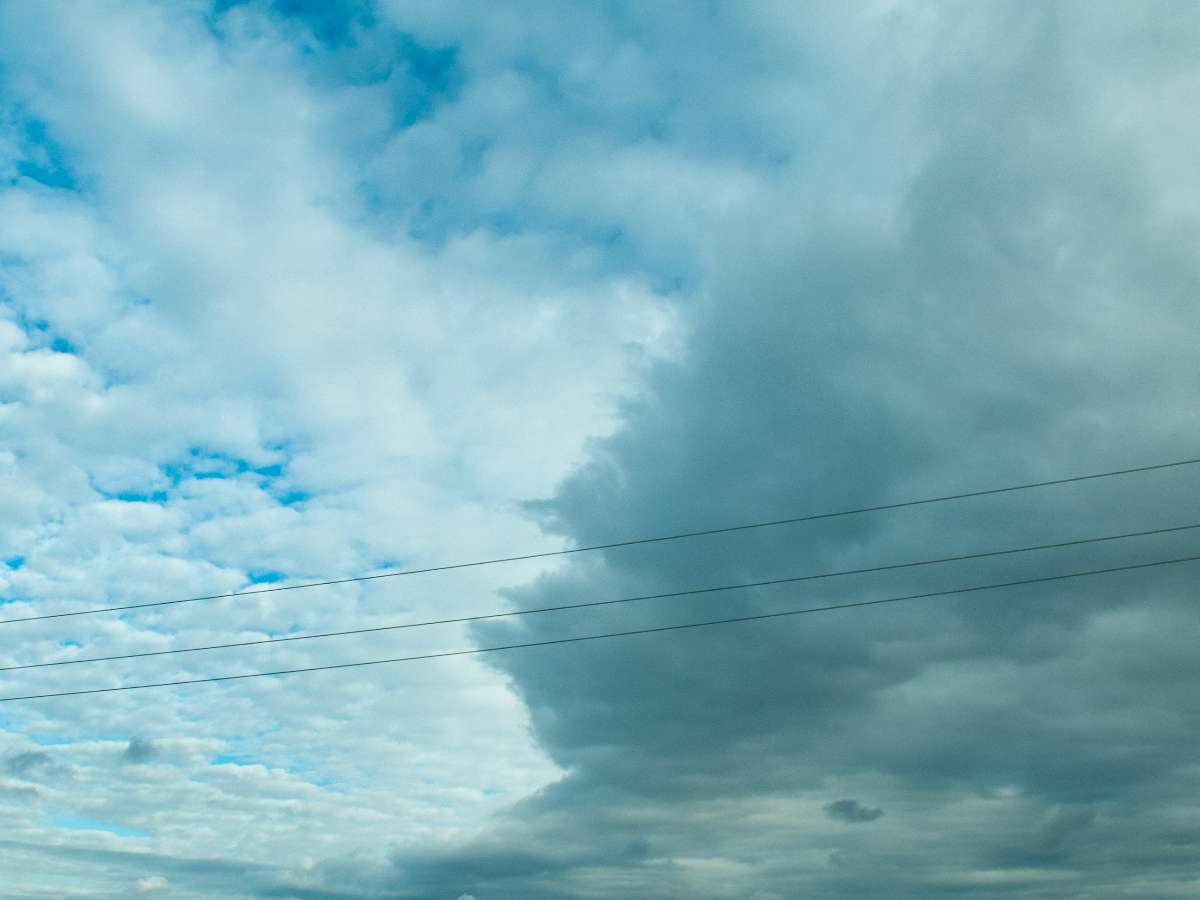 Москву накроют мощные ливни и магнитные бури: подробный прогноз погоды