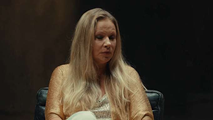 Одутловатое лицо, пропадающая шея: в Сети обсуждают реальные кадры неузнаваемой Марии Мироновой