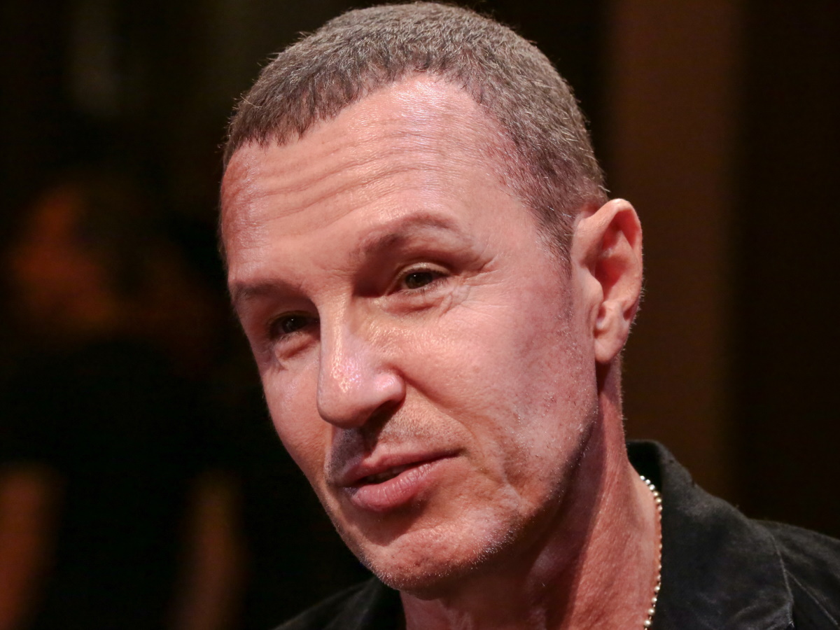 Покорял девушек стихами, а жену заставлял делать аборты: чего мы не знаем об Игоре Вернике