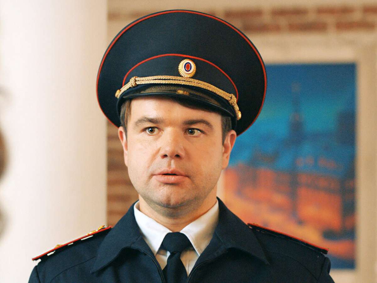 «Сегодня смеялись»: Михаил Казаков из «Папиных дочек» отреагировал на обвинения падчерицы в домашнем насилии