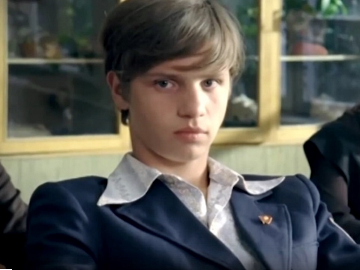 Непутевая вдова и ненужная дочь: могилу умершего в 22 года Василия Лыкшина из «Громовых» некому привести в порядок