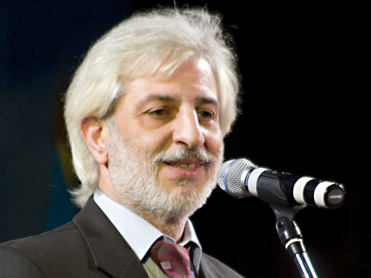 Умер исполнитель хита «Молодая» Ефрем Амирамов