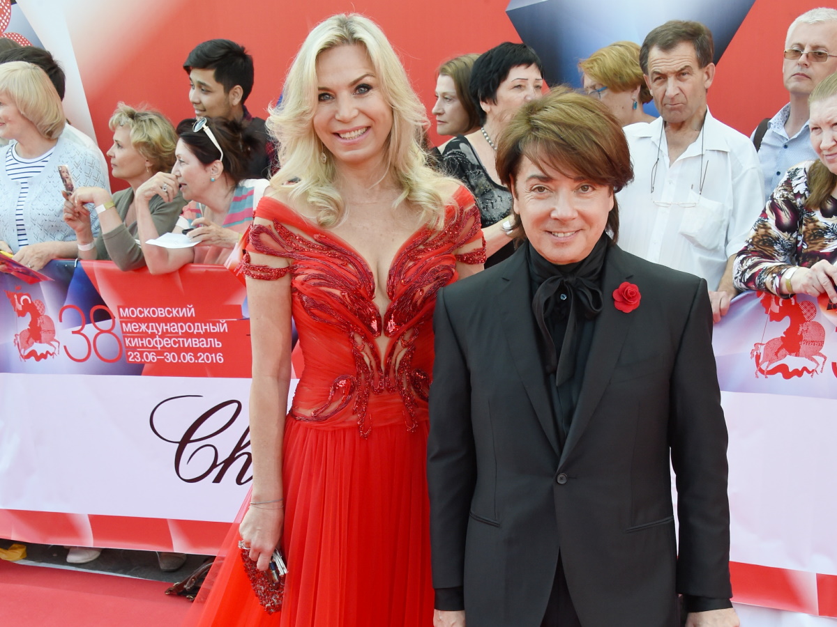 «Я все еще жду у двери»: безутешная вдова Юдашкина сорвалась в особенный день