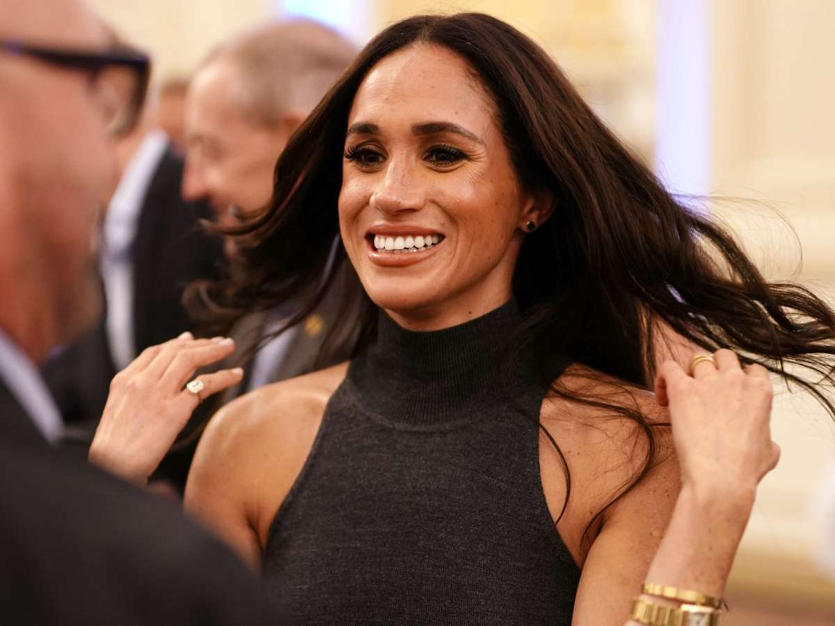 Задрала ноги на месте гибели принцессы Дианы: Меган Маркл вляпалась в скандал в Париже