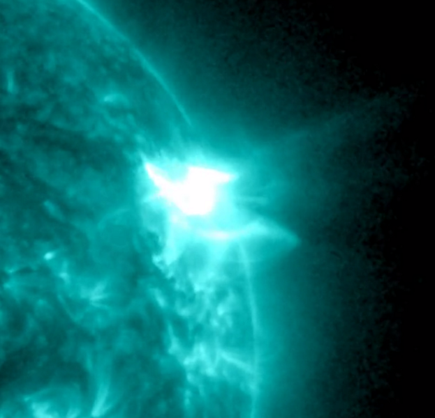 На Солнце произошла вторая по силе вспышка года: прогноз магнитных бурь