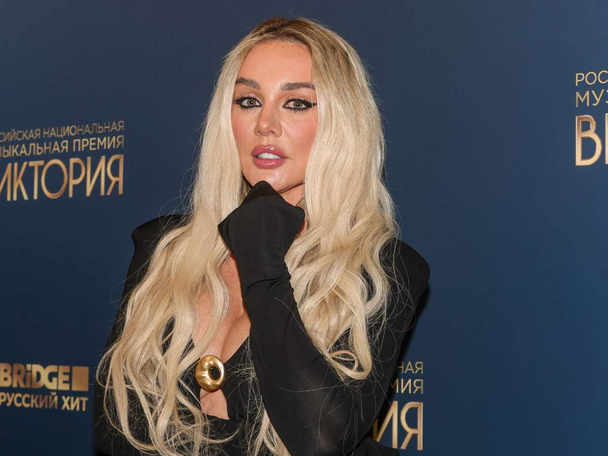 Анна Седокова появилась на баскетбольном матче с любимым человеком: фото