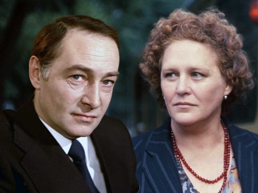 Бабушка игнорировала даже на похоронах: как живет непризнанный внук Мордюковой и Тихонова