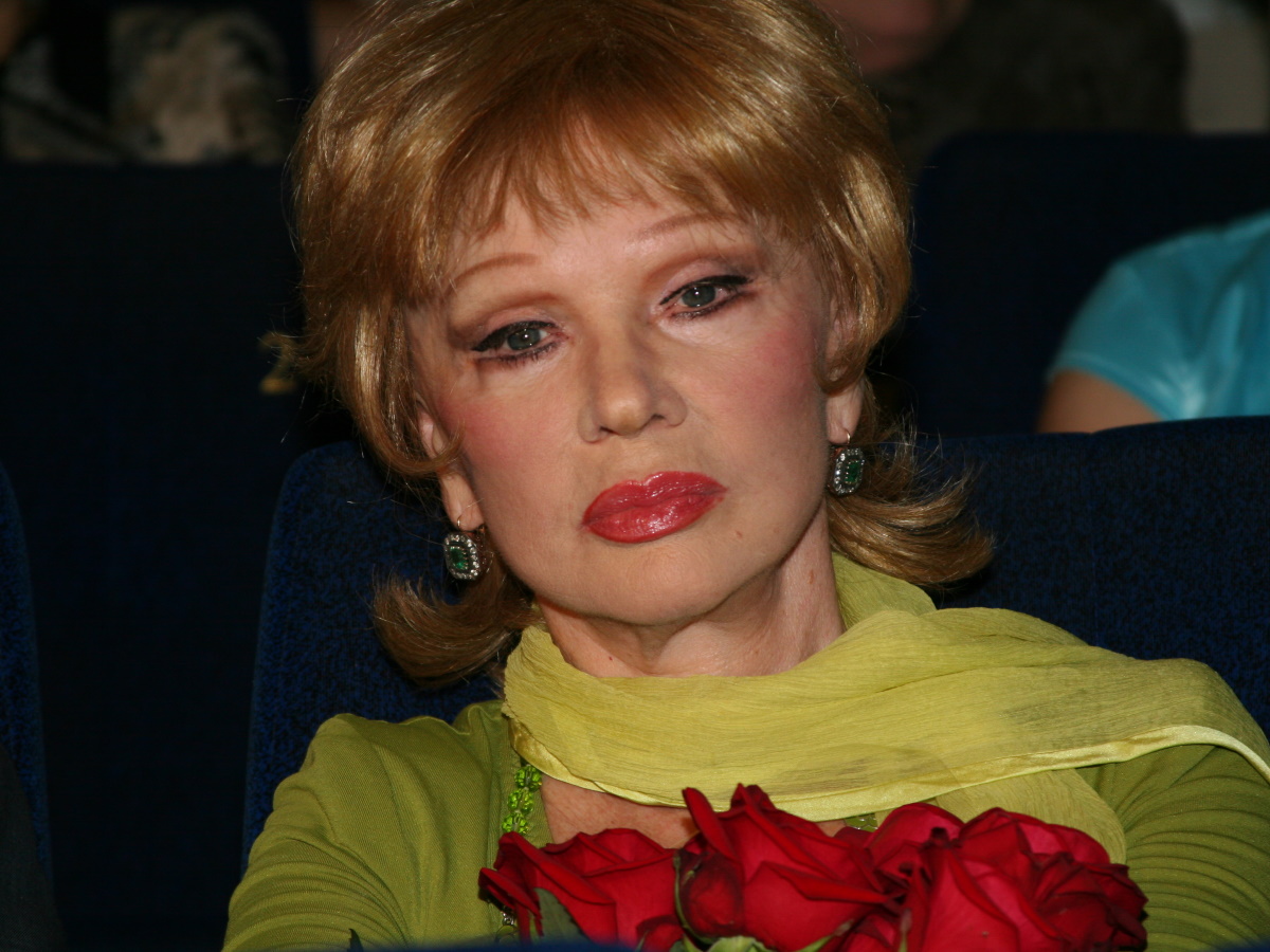 «Девки, почему же я не такая?»: вот кому так отчаянно завидовала Людмила Гурченко