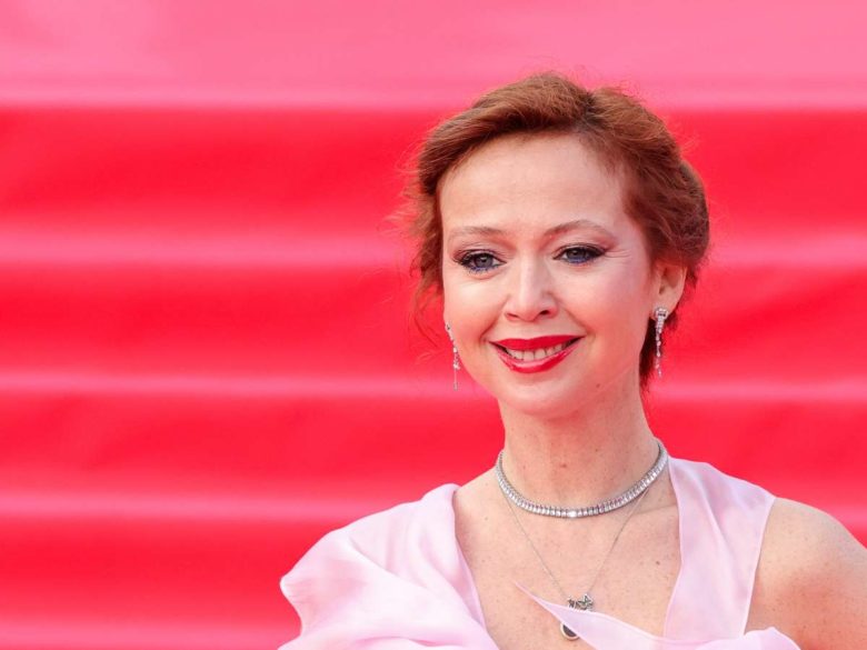 Елене Захаровой — 50! Как сейчас живет звезда «Кадетства»