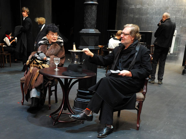 «Максакова»