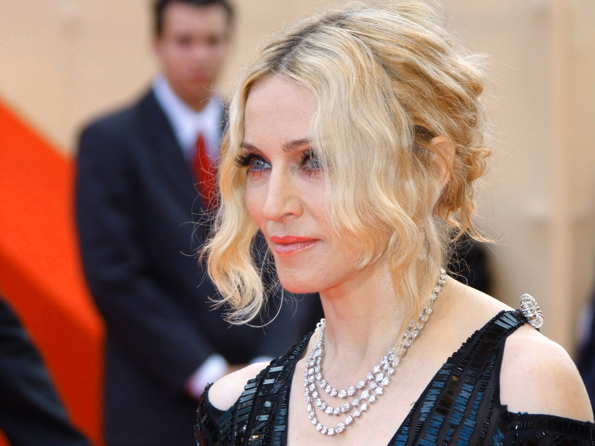 «Не хочет терять ни минуты»: Мадонна выходит замуж за бойфренда, который младше ее на 37 лет