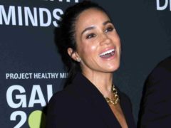 «Не украла, а одолжила»: в США вспыхнул скандал из-за изумрудного платья Меган Маркл