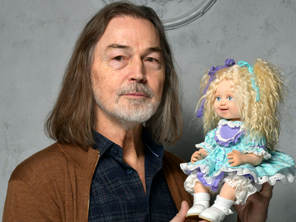 Никас Сафронов