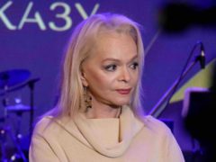 «Обещали взорвать машину»: Ларисе Долиной угрожали из-за дела об афере с квартирой