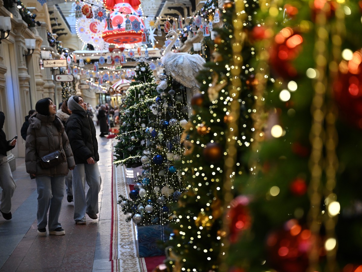 Самые длинные новогодние каникулы и семь сокращенных недель: утвержден календарь выходных и праздников в 2026 году
