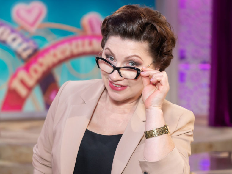 Вслед за Гузеевой: счастливая бабушка Роза Сябитова показала новорожденного внука