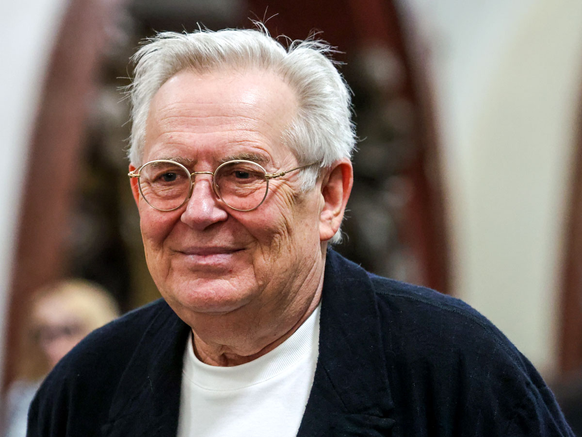 Юрий Стоянов