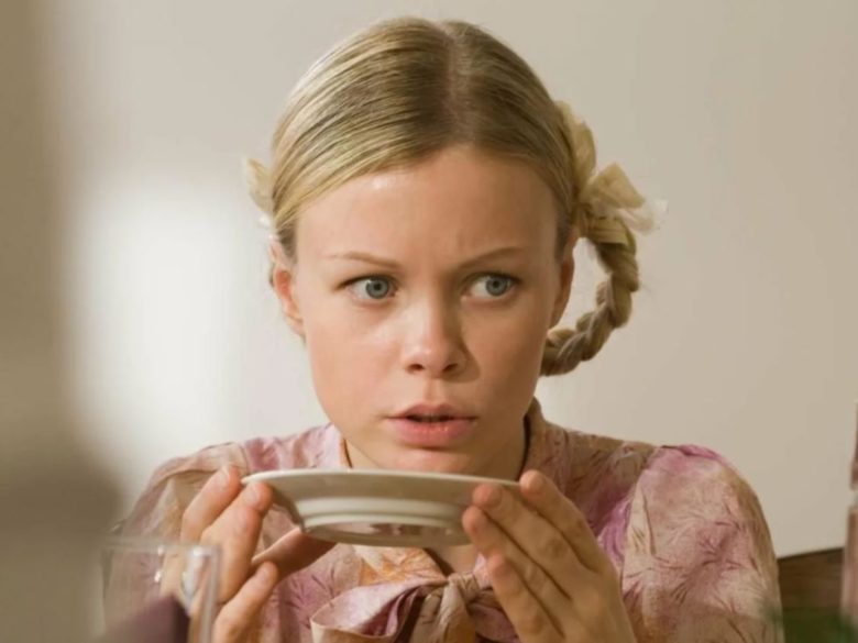 Звезда сериала «Доярка из Хацапетовки» Евгения Осипова угодила в рехаб вместе с Джигурдой и Волочковой