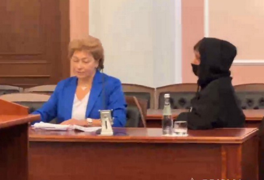 «Вранье на вранье»: открытое заседание по делу о квартире Долиной обернулось новым скандалом 