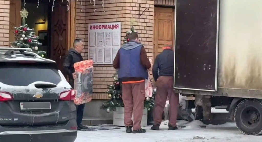  Баулы, коробки, узелки: Долина начала масштабный переезд из квартиры Лурье