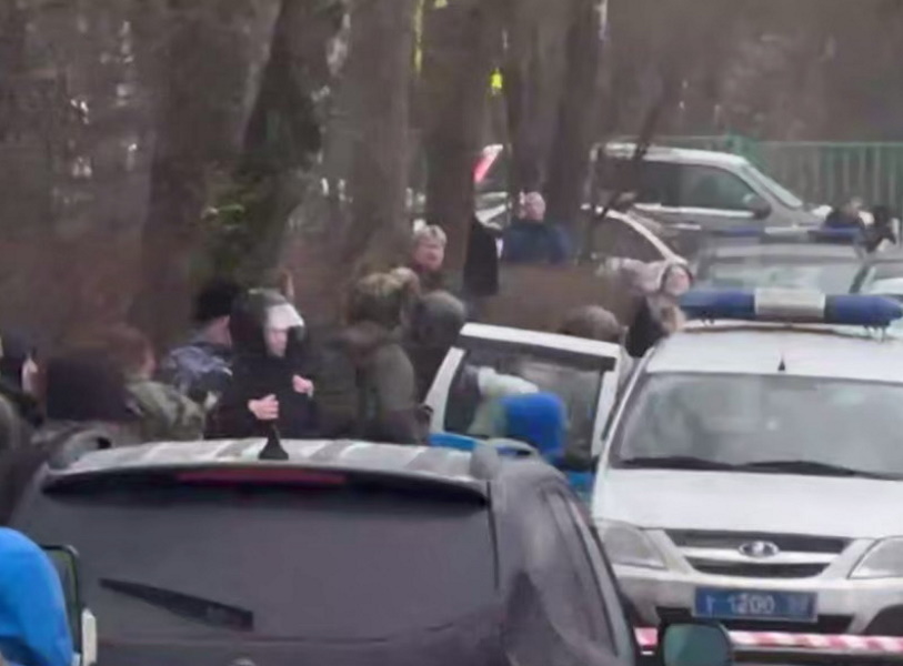 Убил ребенка, взял заложника: в Подмосковье 15-летний ученик устроил поножовщину в элитной школе