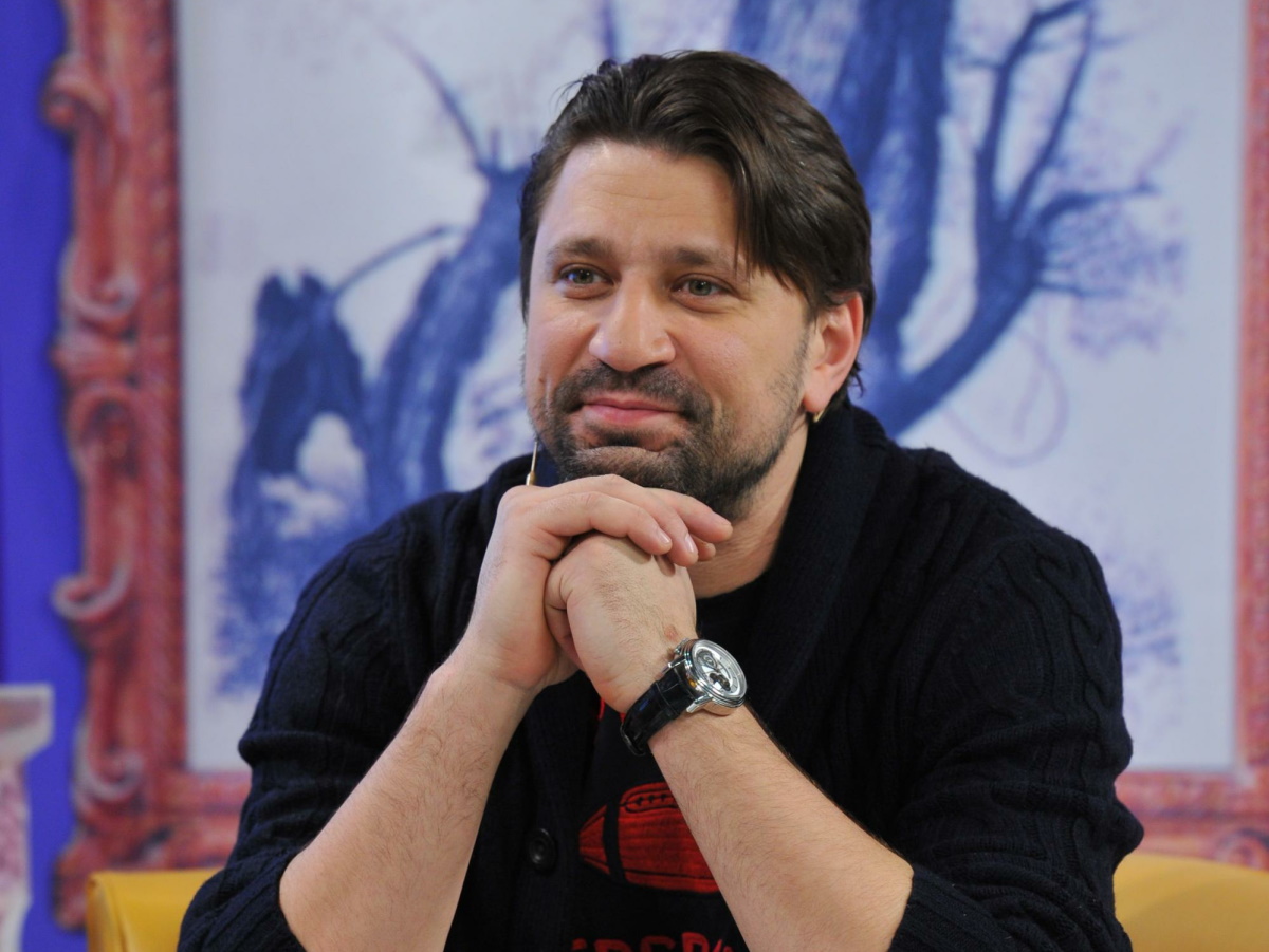 Абьюз, измены и рукоприкладство: молодая жена разоблачила звезду сериала «Счастливы вместе» Виктора Логинова